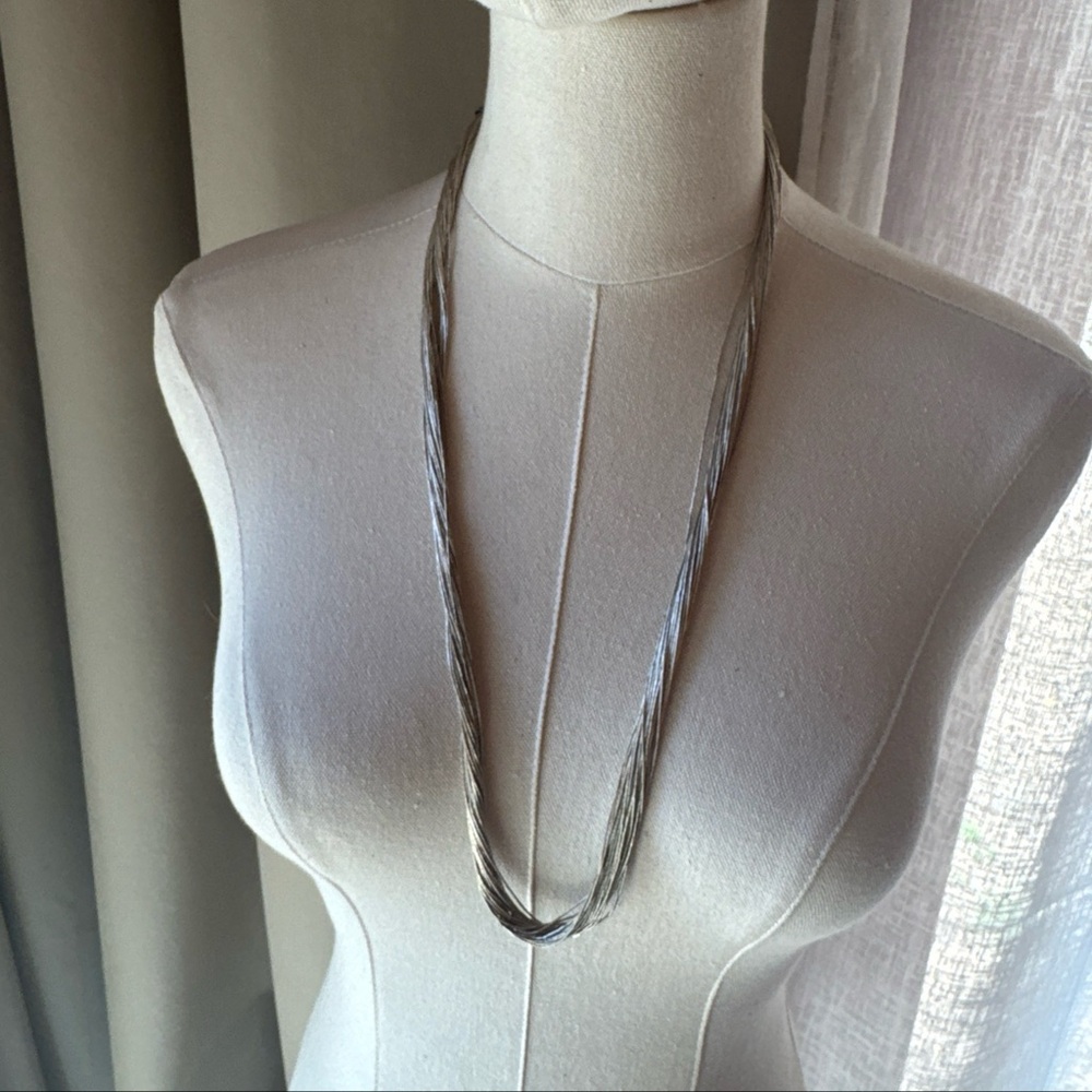 Elegant Liquid Silver Navajo  Necklace As New